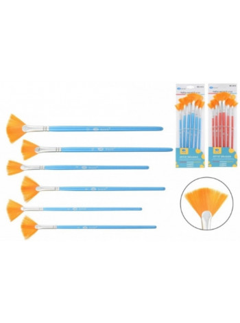 Набор кистей: состоит из 6 художественных кистей